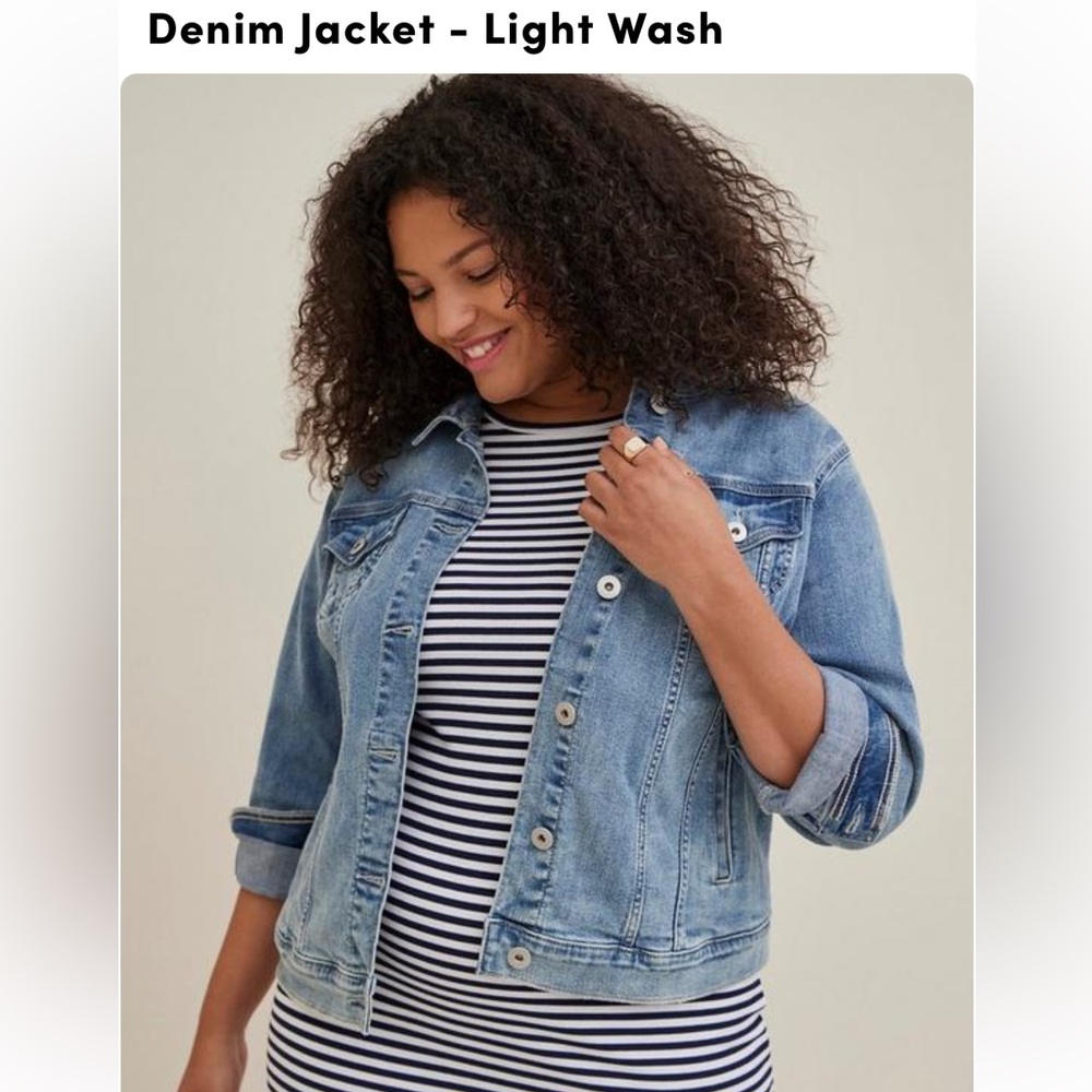 EUC - Torrid Light Wash Denim Trucker Jacket - Size 2